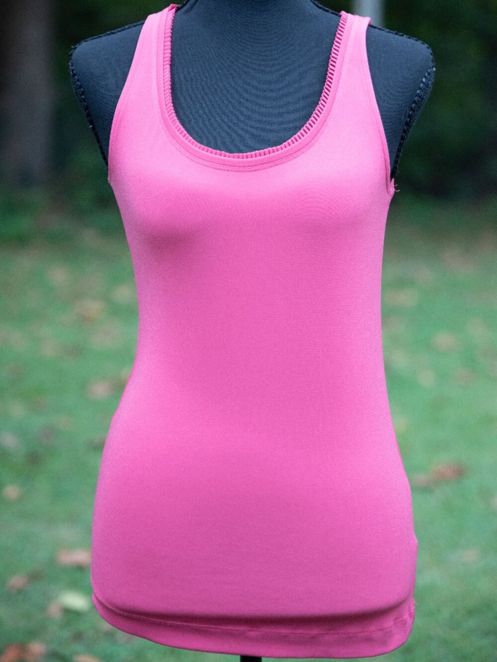 The Limited Women's Pink scoop-neck tank top rib trim neckline Size